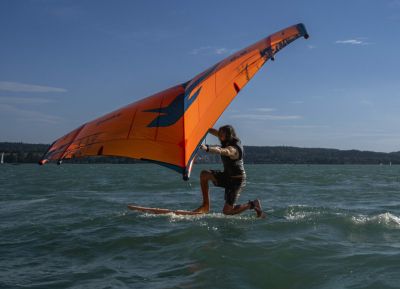 Wing Foiling in einem Kurs lernen | Surfschule Bodensee